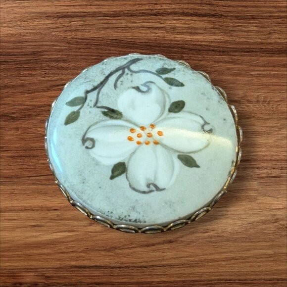Vintage Hand-Painted Floral Enamel Pin Brooch With Dogwood Design & Gold-Tone Tr - Picture 1 of 6